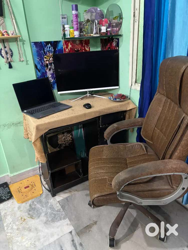 Computer table and chair