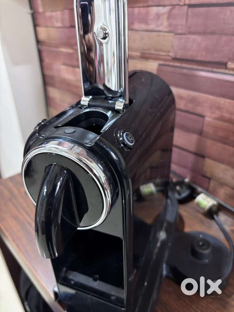 Nespresso Essenza Mini Coffee Machine – Excellent Condition