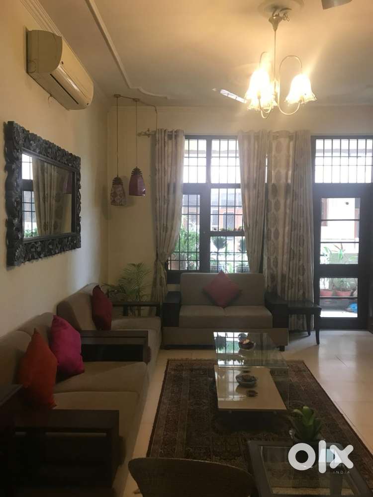 5 marla kothi triple storey b-road facing park sector 22 chandig