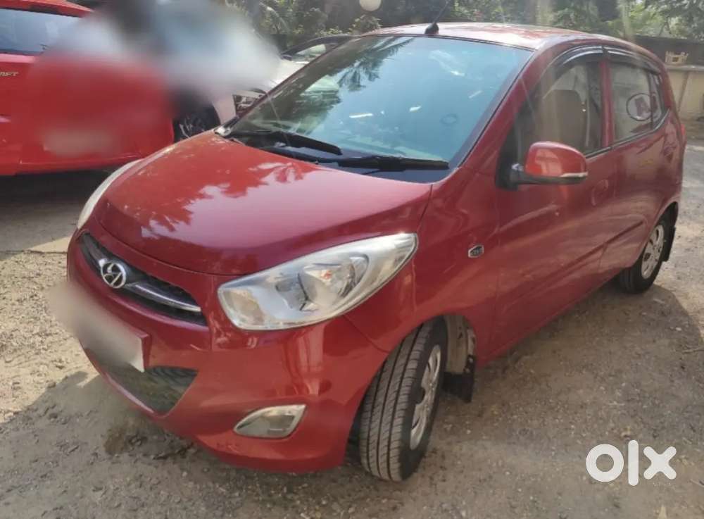 Hyundai i10 Auto with SUNROOF
