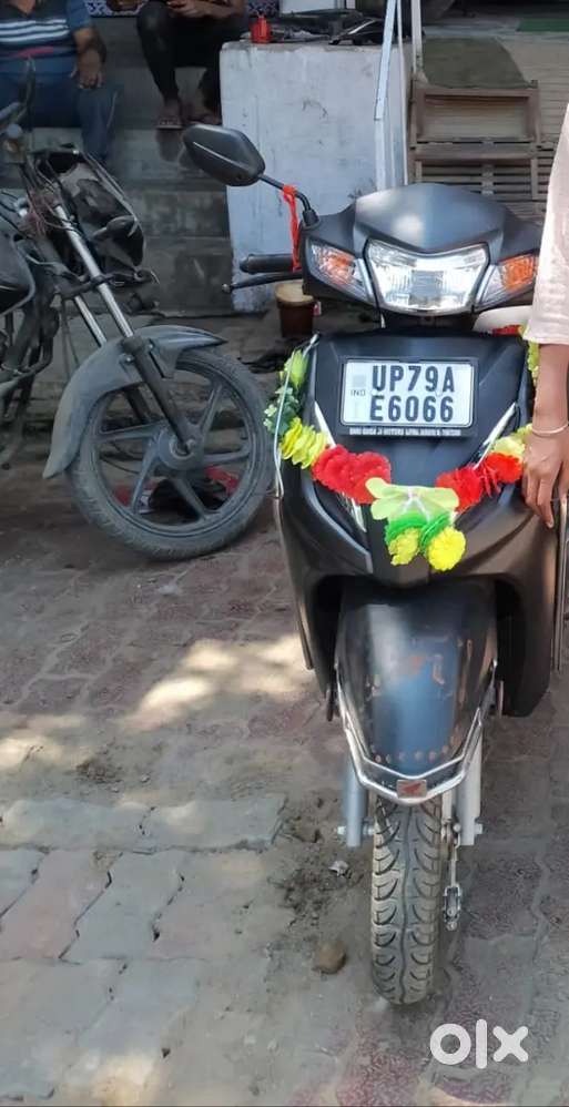 Activa 7g 6 month old 2800-3000 running 4 kist pay h 26 baki h 15000