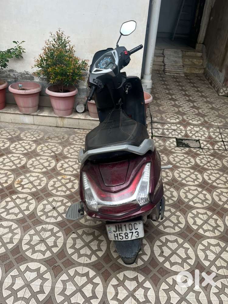 Tt is powered by a 123.92cc engine