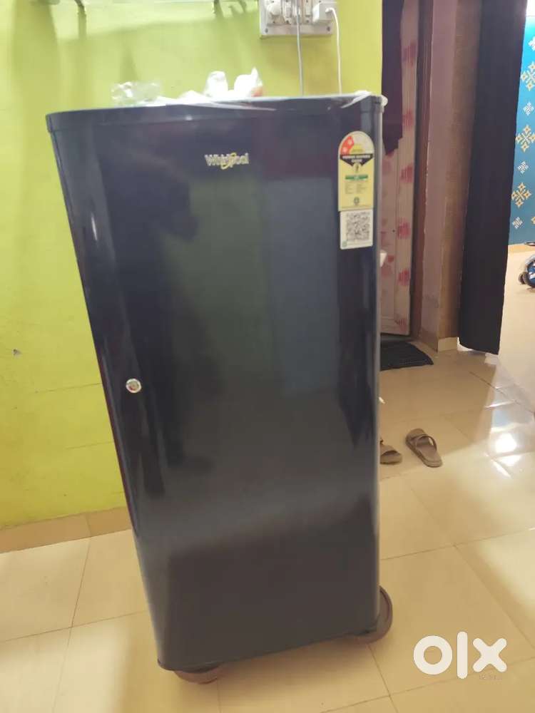Whirlpool refrigerator 184 l only 6 months use