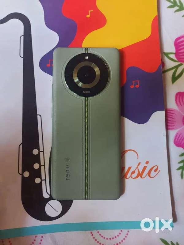 Realme 11 pro - With Box & Charger full assesorries with (8/256gb)