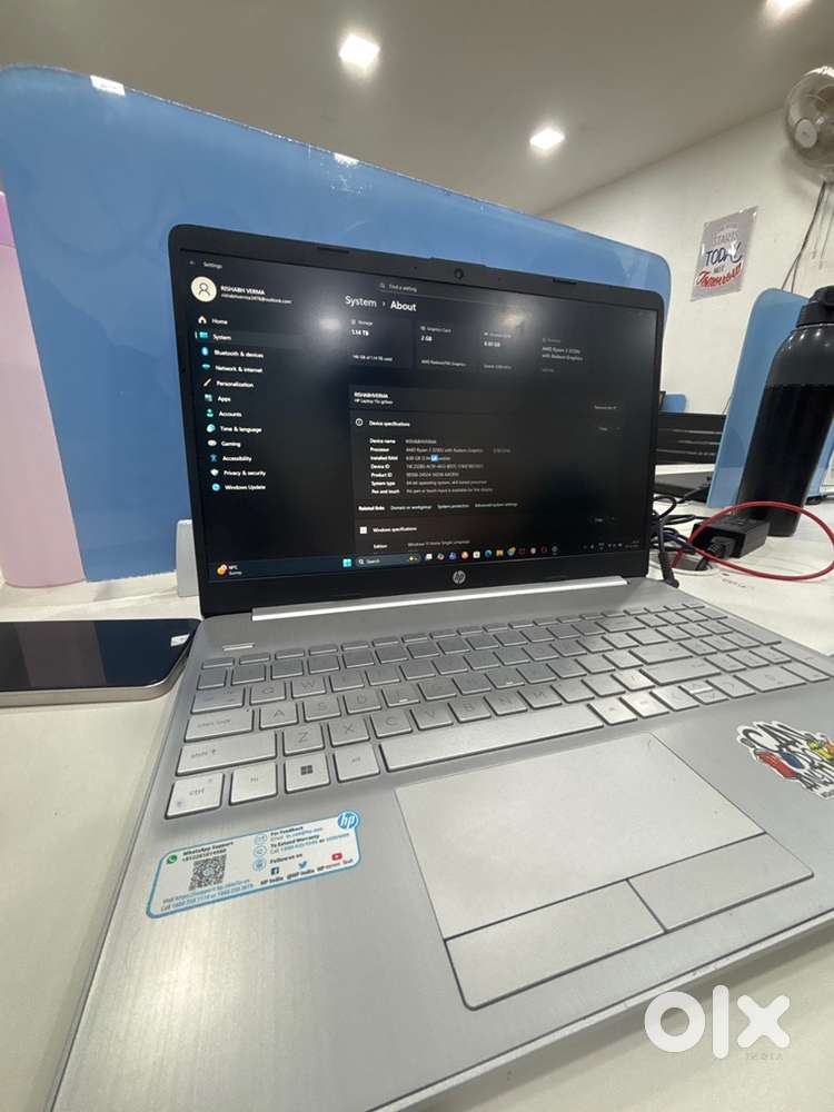 HP LAPTOP 15S PROCESSOR  RYZEN 3 325OU WITH RADEON GRAPHICS  8/256GB