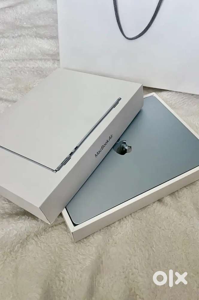APPLE MACBOOK AIR M4 CHIP BRAND NEW