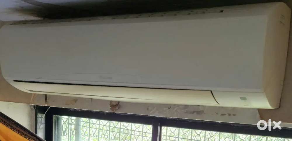 DAIKIN . 1.5 TON SPLIT AC