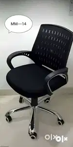 Brand New Office Revolving Chair / Computer Rolling Wheel Chair