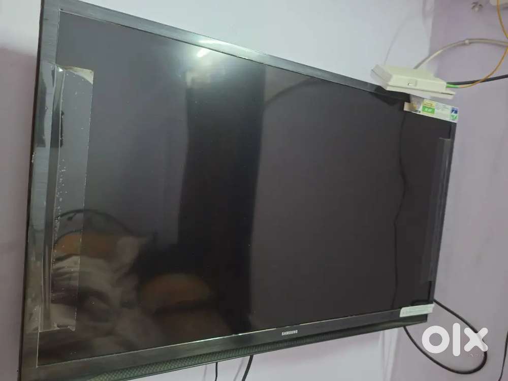 Samsung TV 80 cms