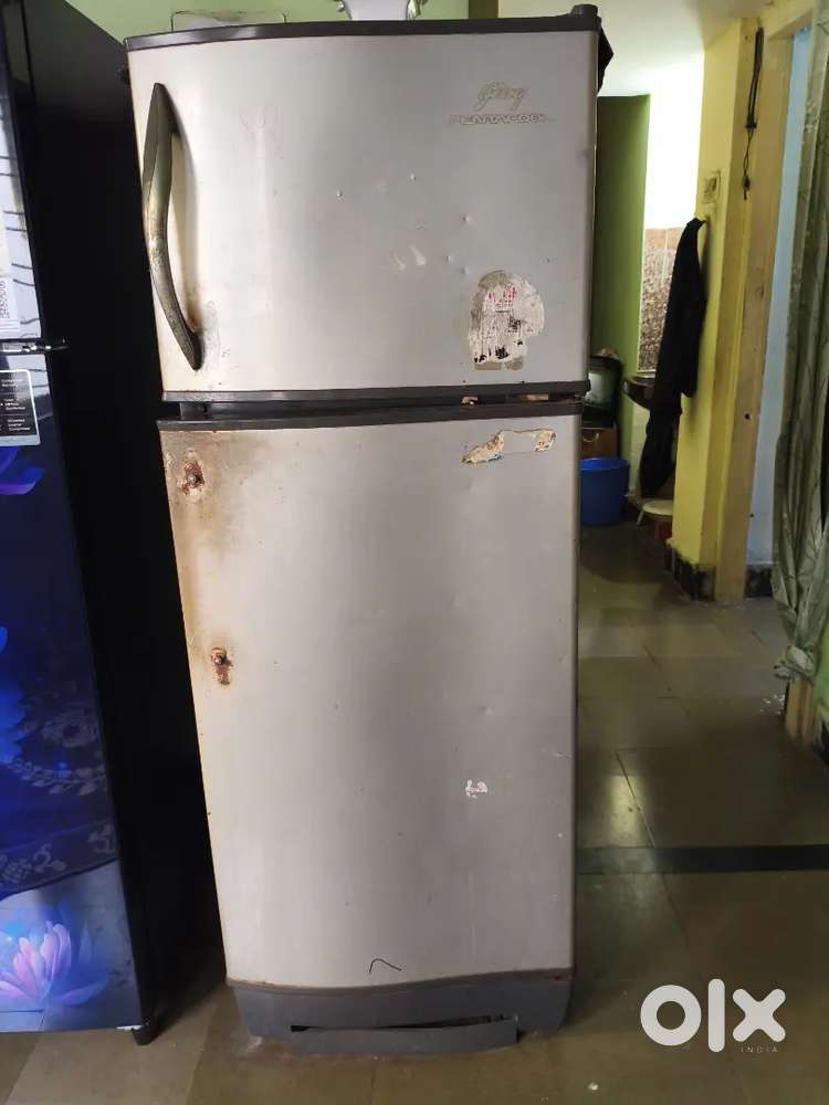 230 litres double door godrej pentacool