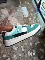 Style shoes for men size is (45)