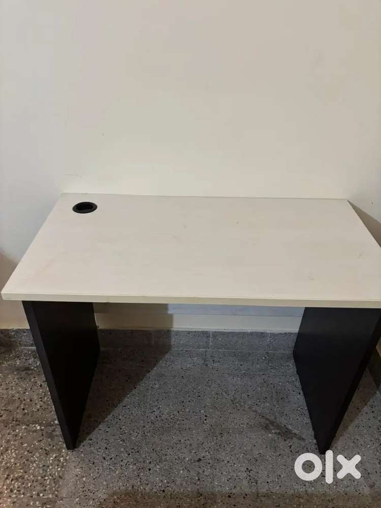 Office table