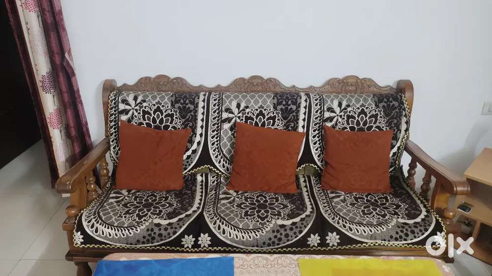 Sofa Set 5 seater - Sagwan wood