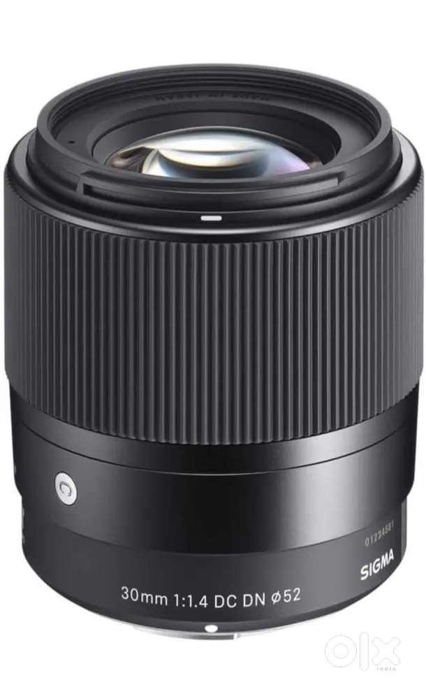 Brand new sigma 30mm f1.4 sony apsc lens