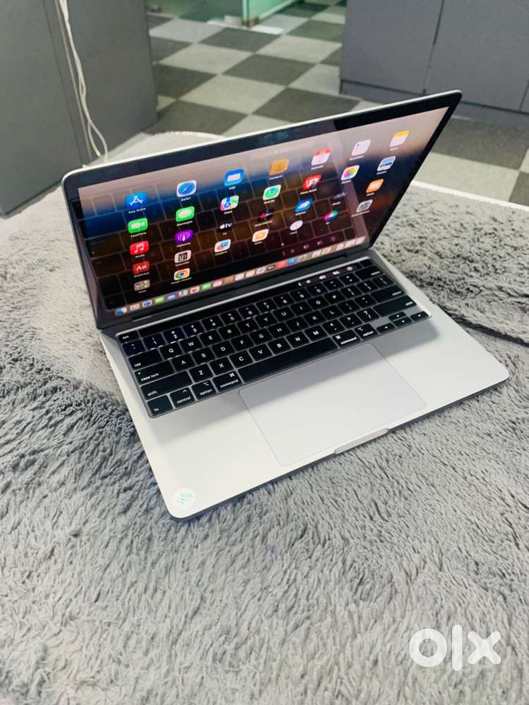 Apple MacBook Pro  13.3inch  2020  intel i7  32GB RAM  512GB