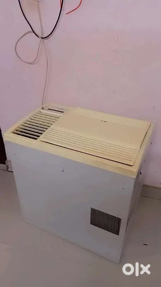 Window AC 1.5 ton good condition