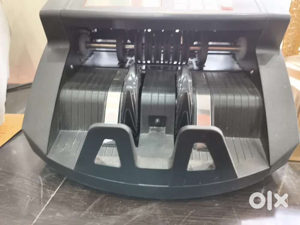 Cash counter machine