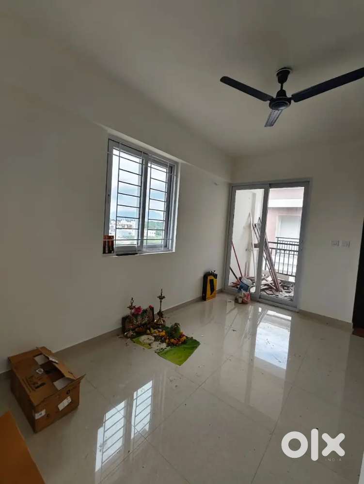 Spacious 1 BHK semi-furnished house for rent in United City Peelamedu.