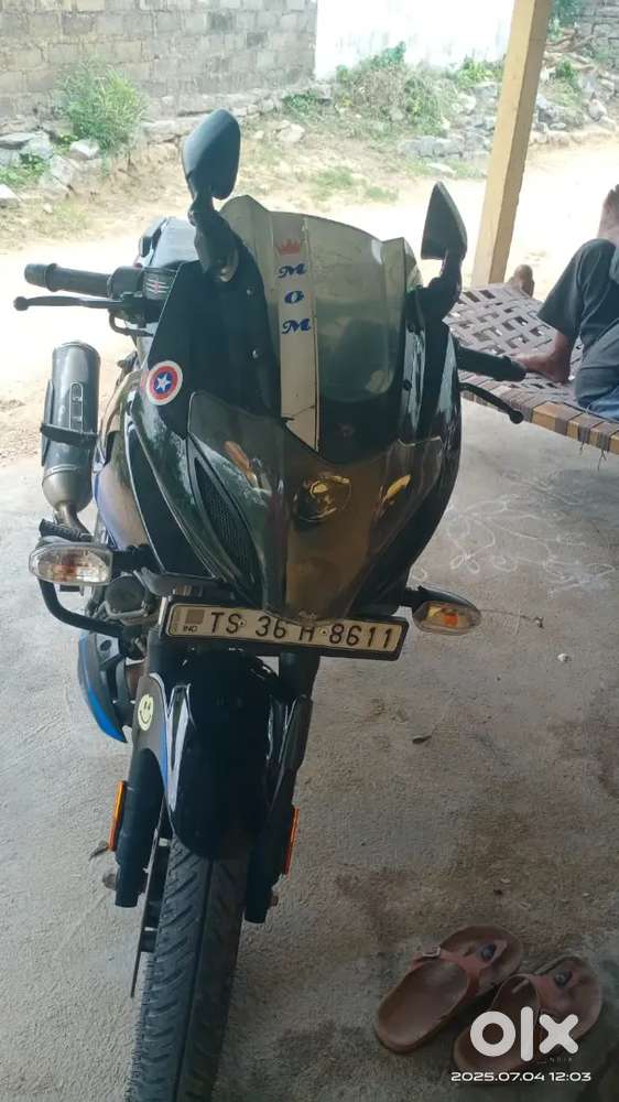 Bajaj Pulsar 220 DTS-i Version- BS -VI
