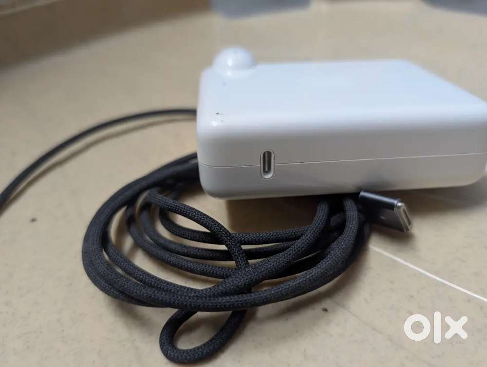 Apple macbook 140w charger