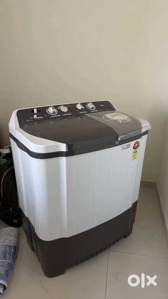 Semi automatic washing machine