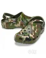 CROCS Classic Printed Camo Clog Size M7 Brand new with tags