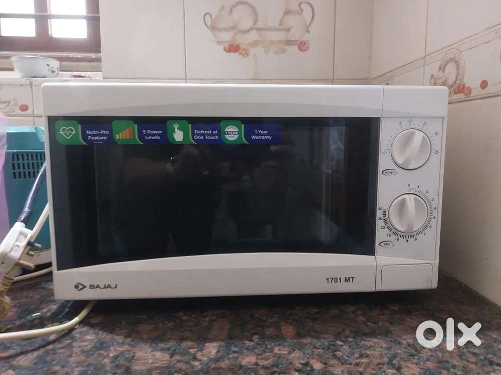 Bajaj Microwave oven 1701 MT white/ 200W