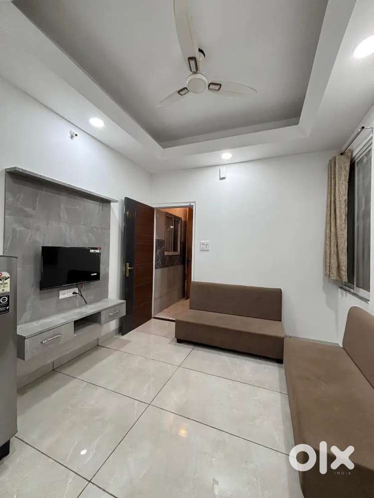 Zero Brokerage!! Fully furnished 1 BHK flat in Vijay nagar BRTS