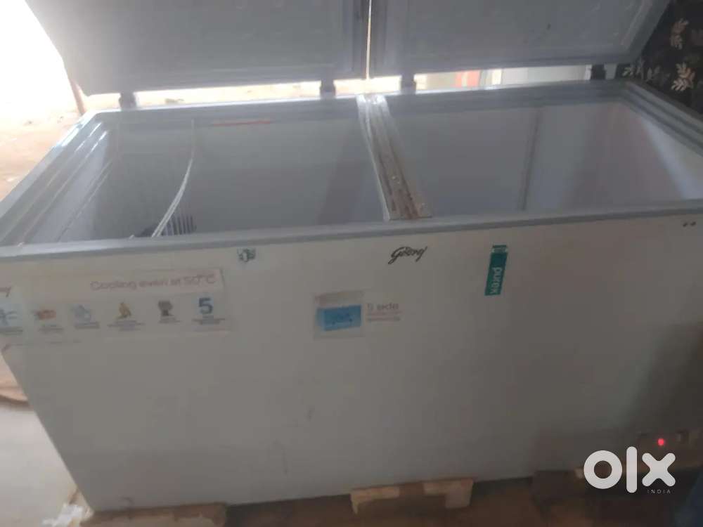 3 month purana he arjent sell.  Godrej 600 liter