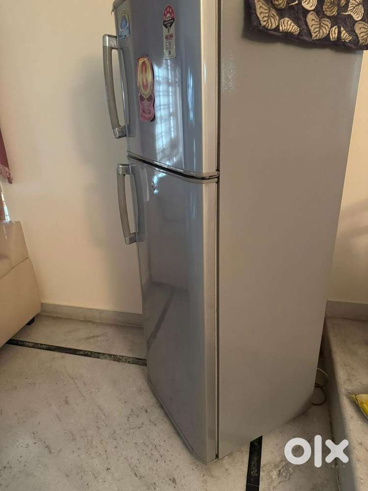 Samsung 319 ltrs double door fridge for sale