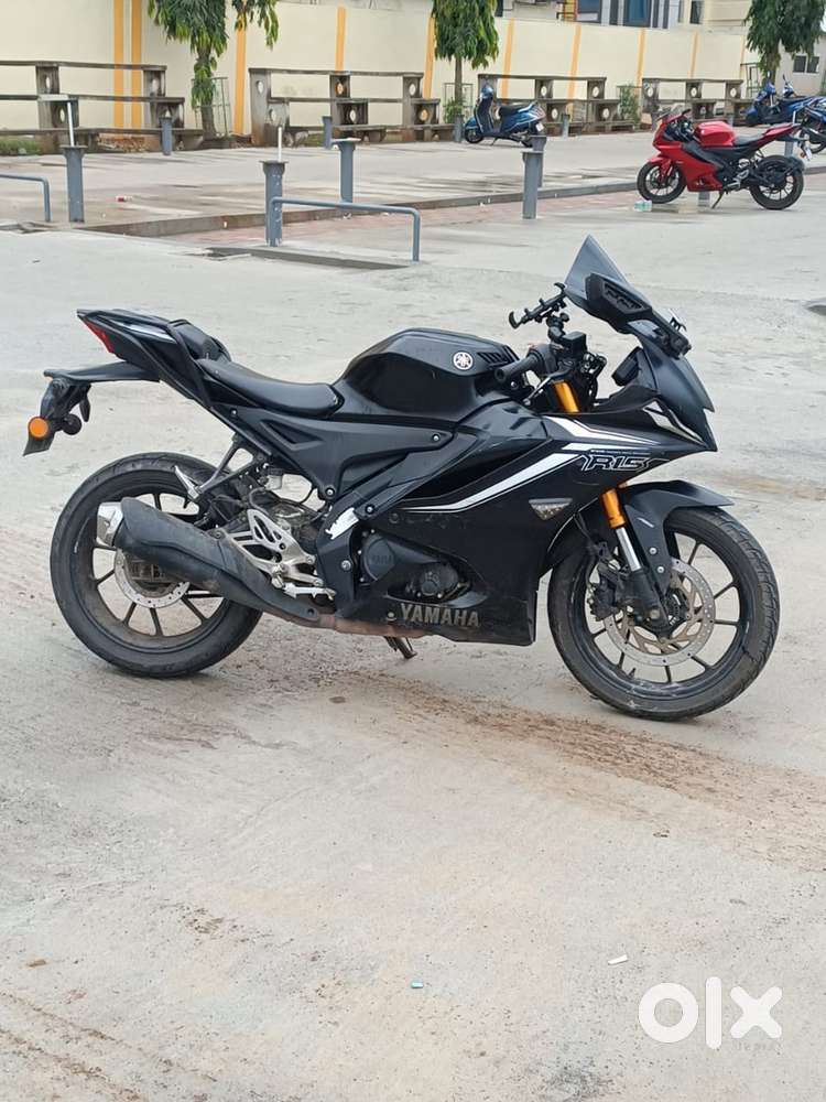 R15 Version 4 Matte black