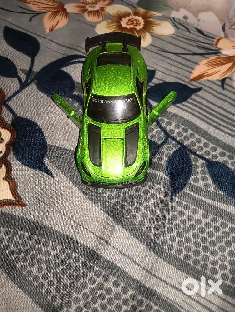 Die cast car
