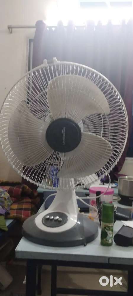 Amazon basics table fan