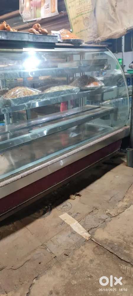 Bakery display counter and commercial cool drink fridge