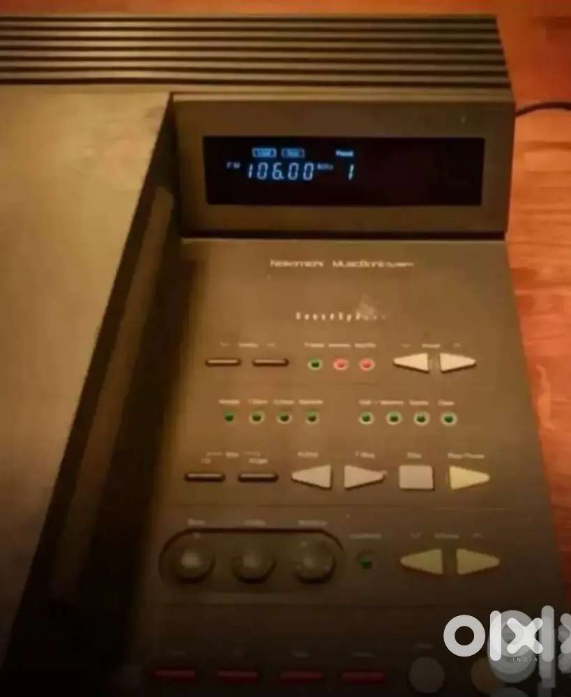 Nakamachi Sound space 7. Stereo amplifer cum 6cd changer. Rs 35,000