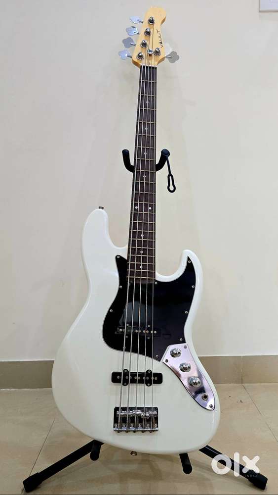 Vault Bass Guitar 5 String