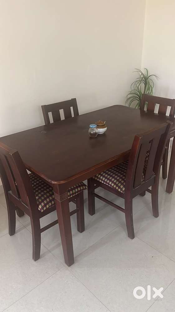 Dining Table 4 seater