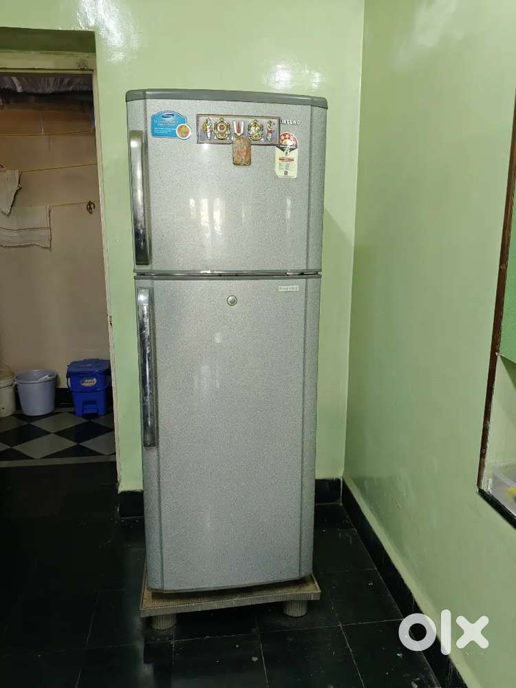 SAMSUNG FRIDGE