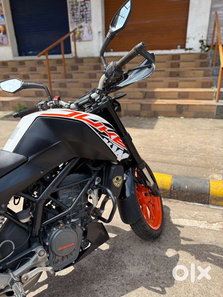 KTM Duke 125