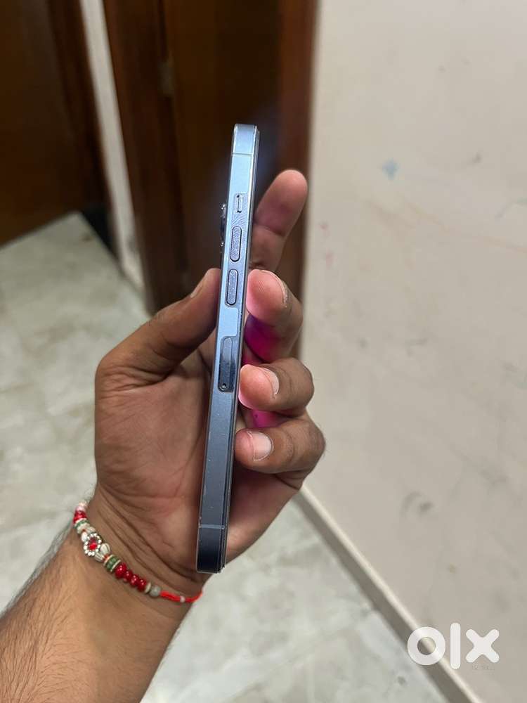 Iphone 13 pro blue colour