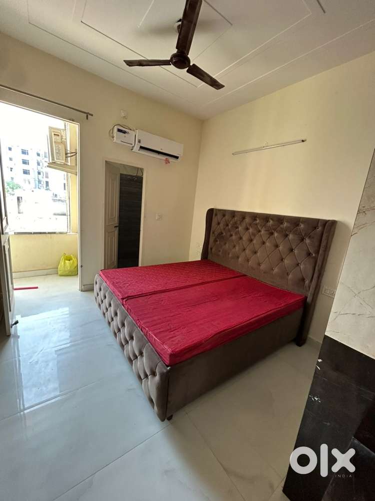 3Bhk flat 21000/fully furnished sec 127 shivalik city