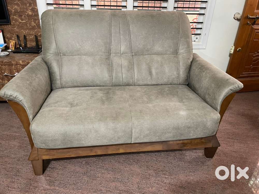 Good condition 2+1+leg rest leatherette sofa