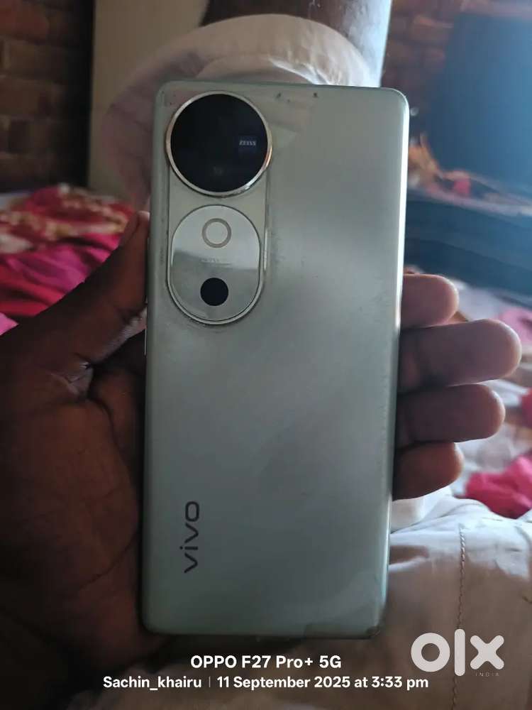 Vivo v40 mobile