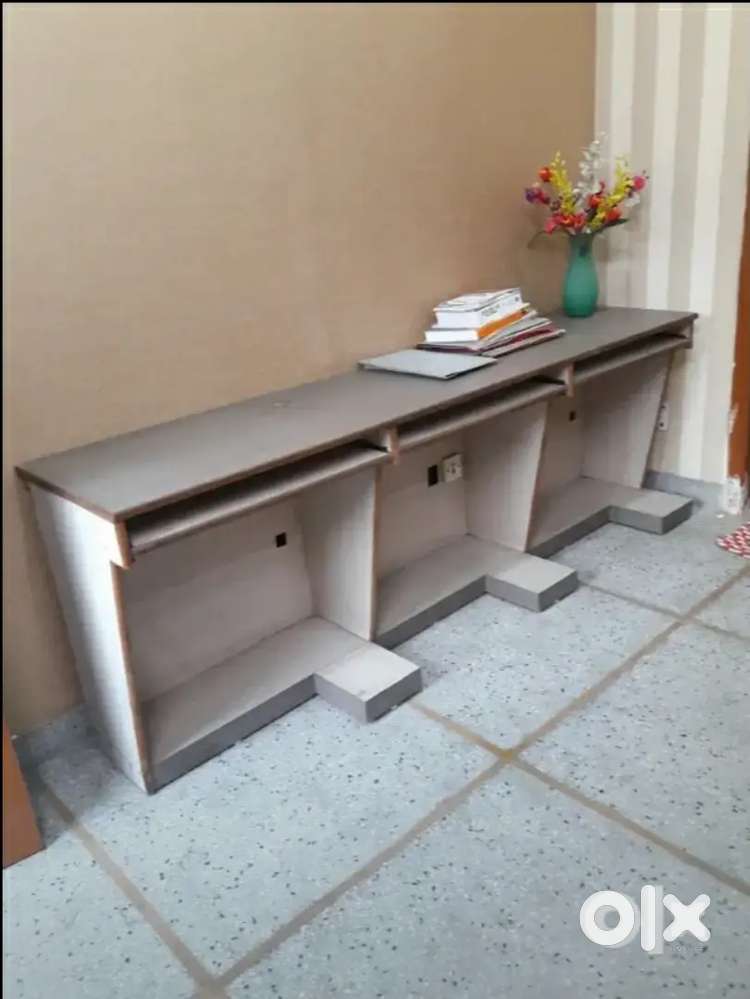 Office computer table with ankor electric fitting