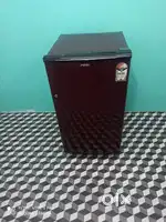 I'd56 Sansui mini fridge 90ltr meroon colour fridge