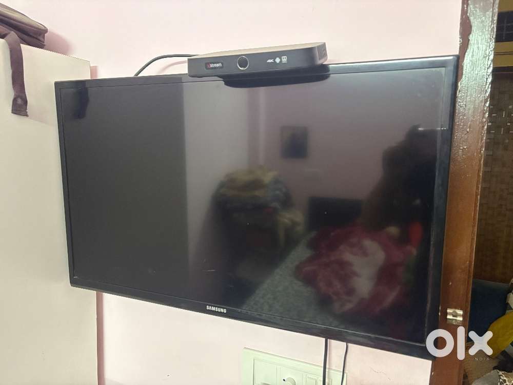 LED Tv with wall