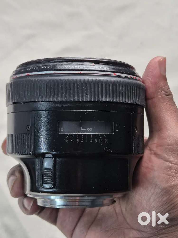 Canon 85mm 1.2 DSLR Lens