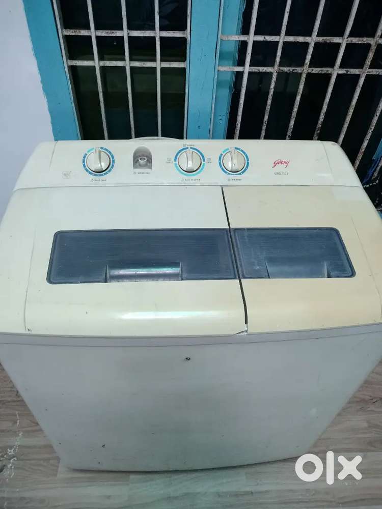 Godrej semi automatic washing machine