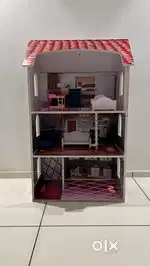 Doll house for sale