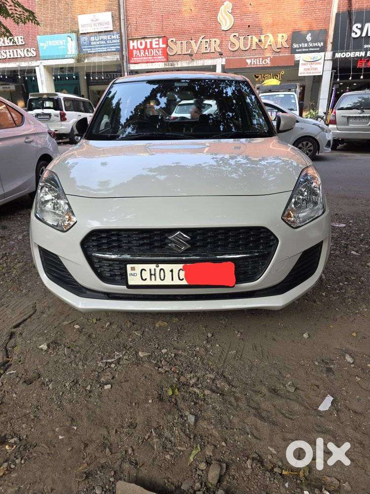 Maruti Suzuki Swift VXi + Manual, 2022, Petrol